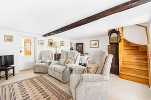 Sitting Room (3)- click for photo gallery